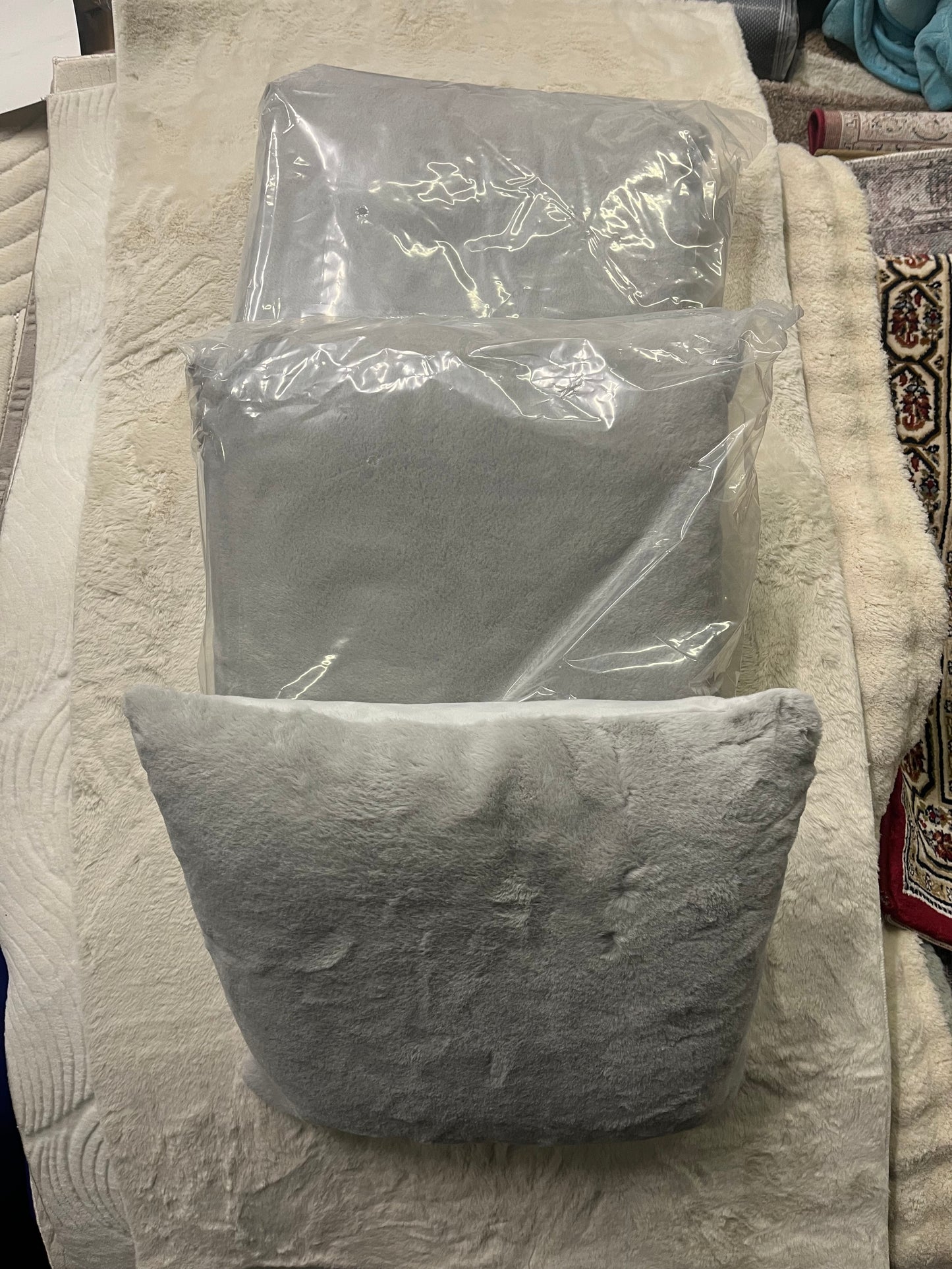 3 Coussin Doux Gris – Confort Absolu & Style Moderne