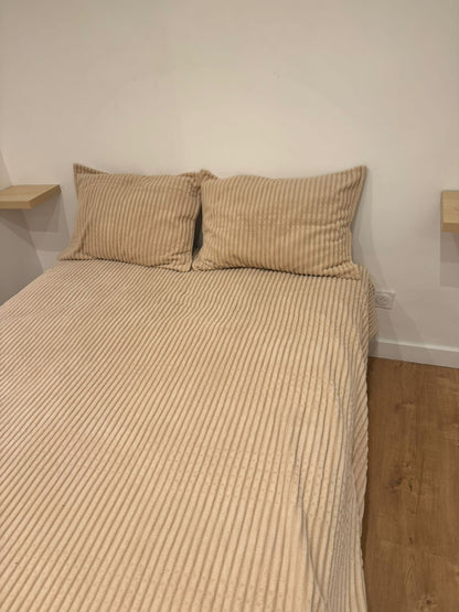 couverture beige 220/240CM avec 2 taies d d'oreiller