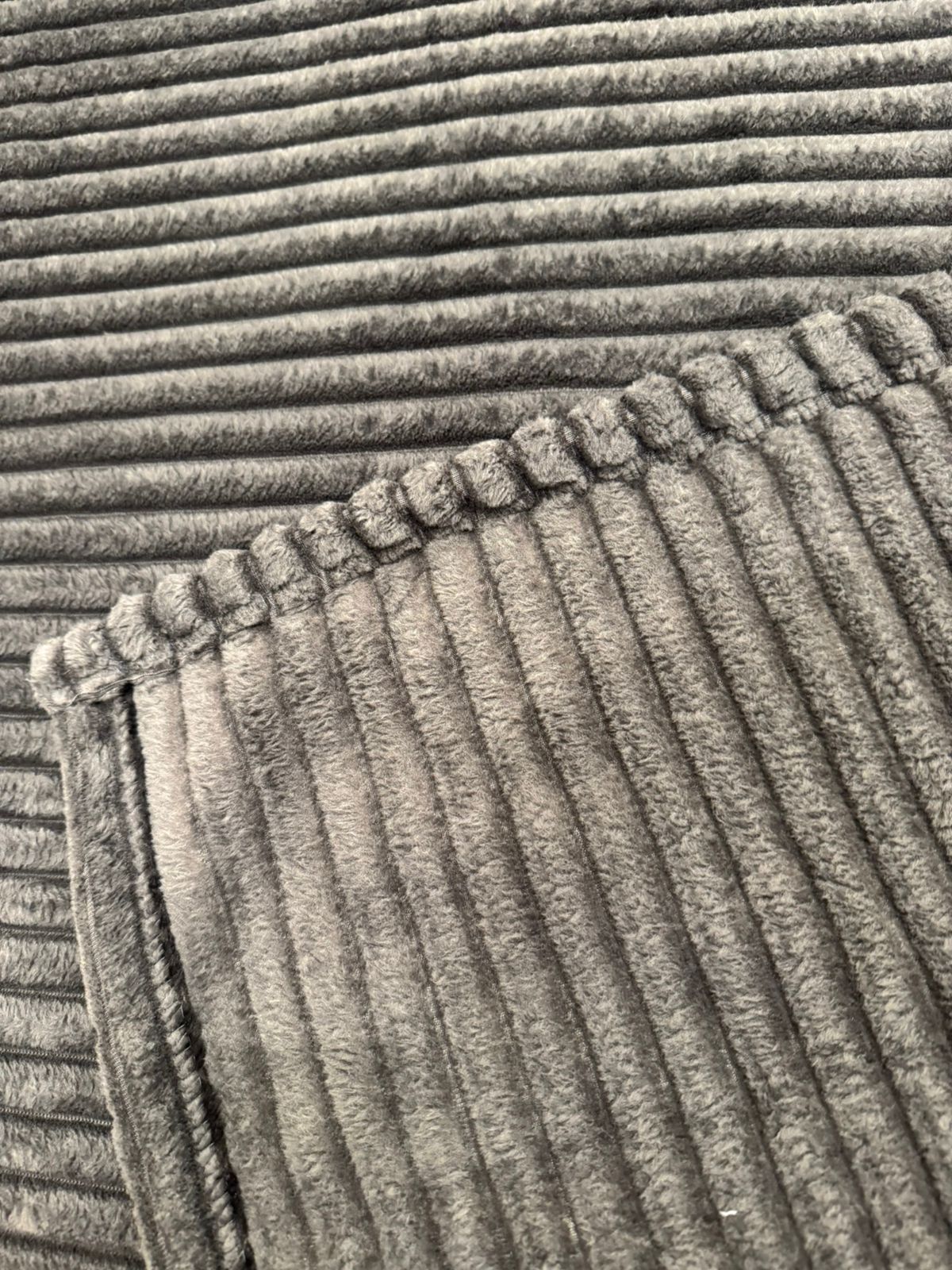 couverture anthracite 220/240CM avec 2 taies d d'oreiller