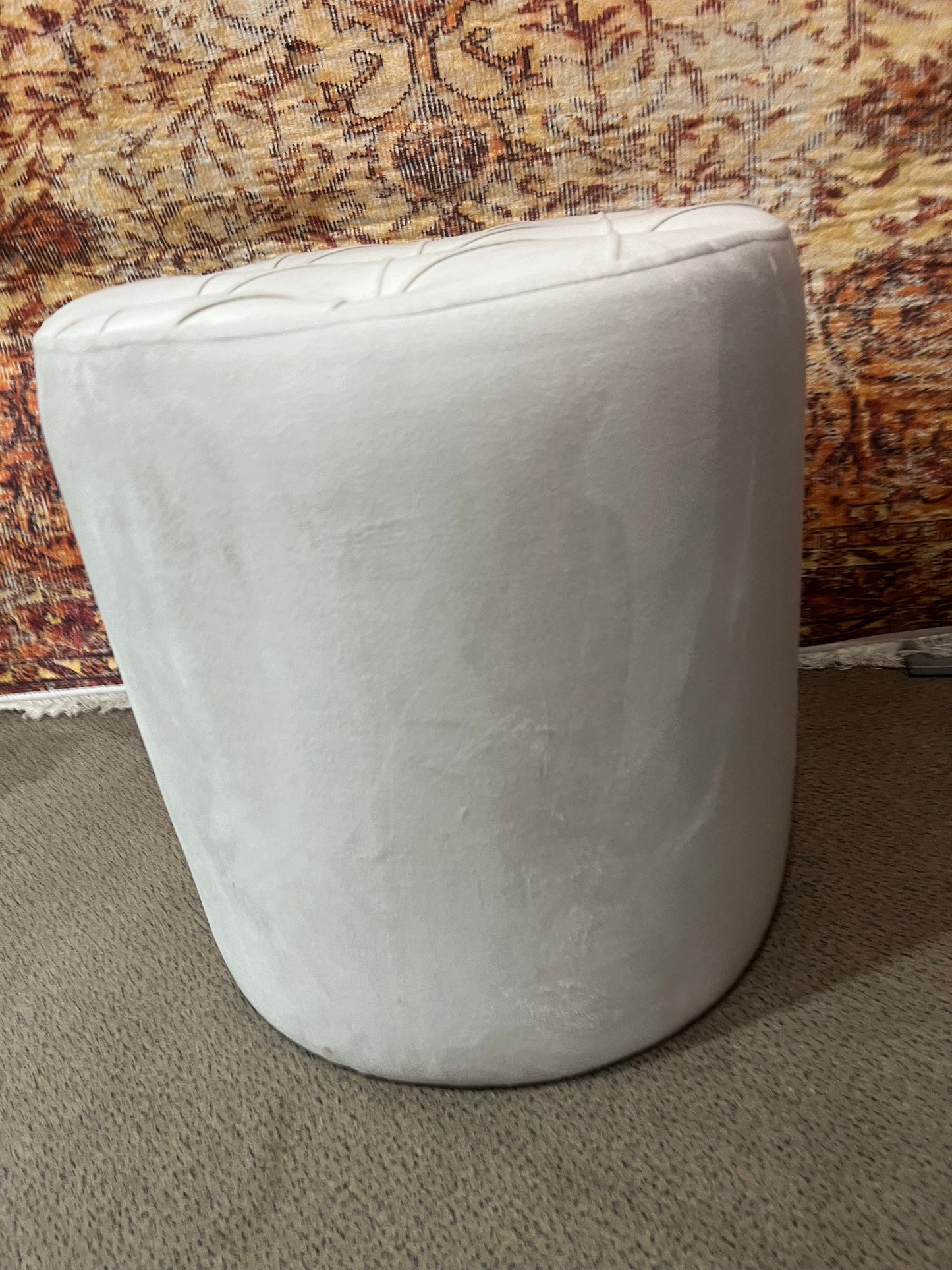 Pouf capitonnée creme