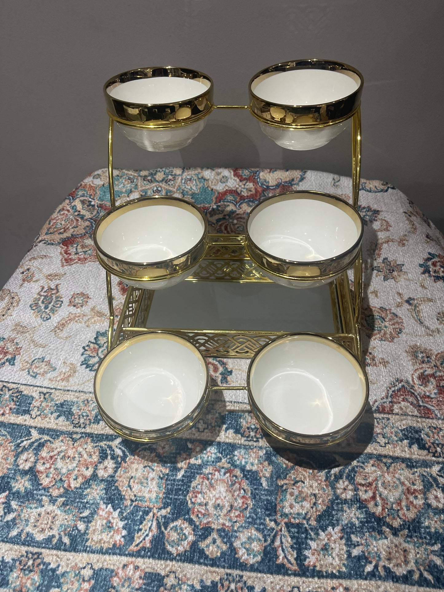 Présentoir raffiné avec 6 bols  – Finition dorée luxe