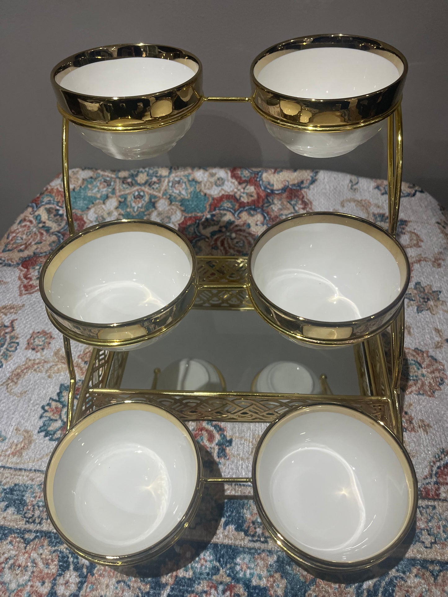 Présentoir raffiné avec 6 bols  – Finition dorée luxe