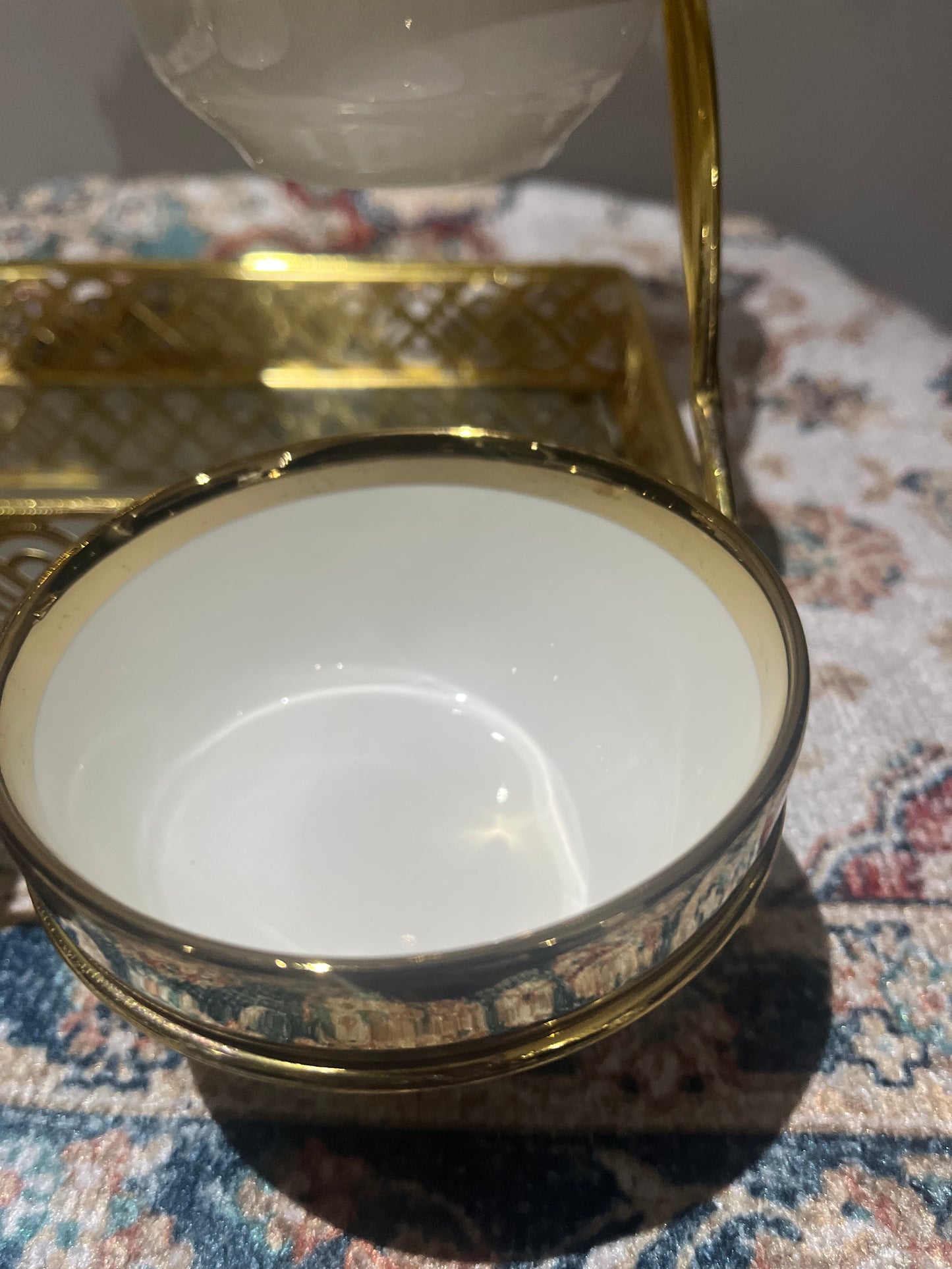 Présentoir raffiné avec 6 bols  – Finition dorée luxe