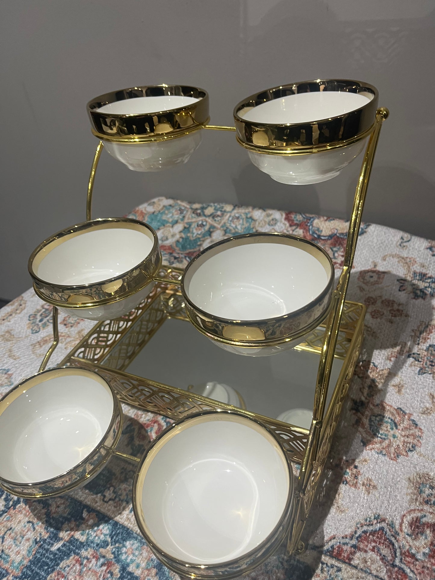 Présentoir raffiné avec 6 bols  – Finition dorée luxe