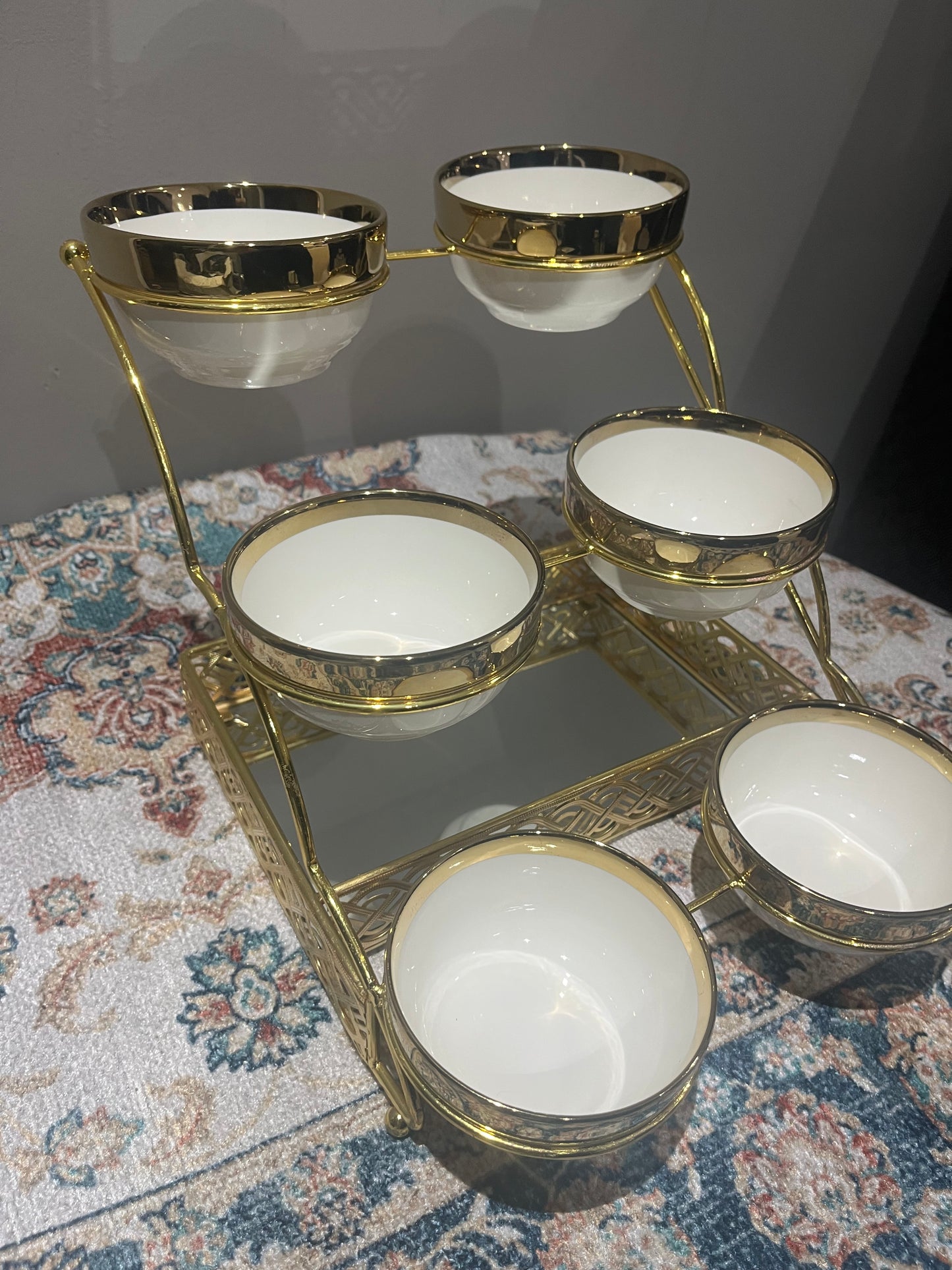 Présentoir raffiné avec 6 bols  – Finition dorée luxe
