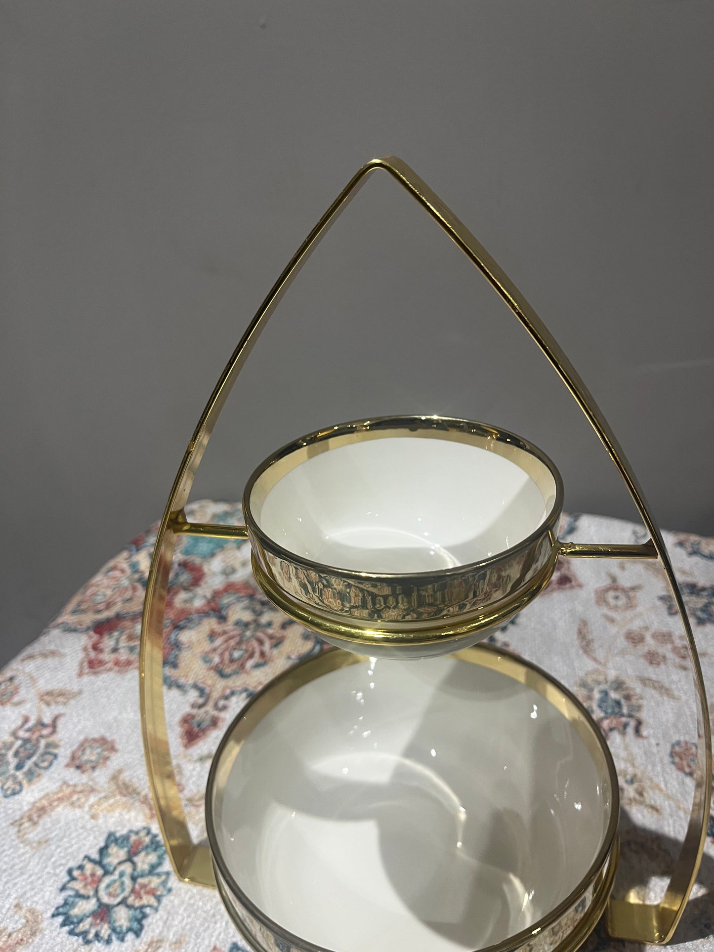 Présentoir Double Niveaux en Céramique et Métal Doré