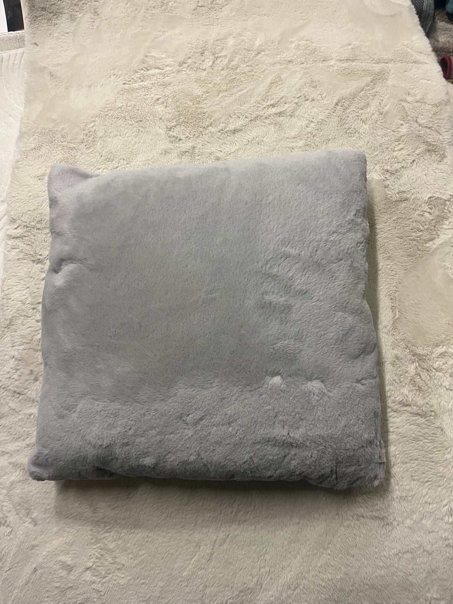 3 Coussin Doux Gris – Confort Absolu & Style Moderne