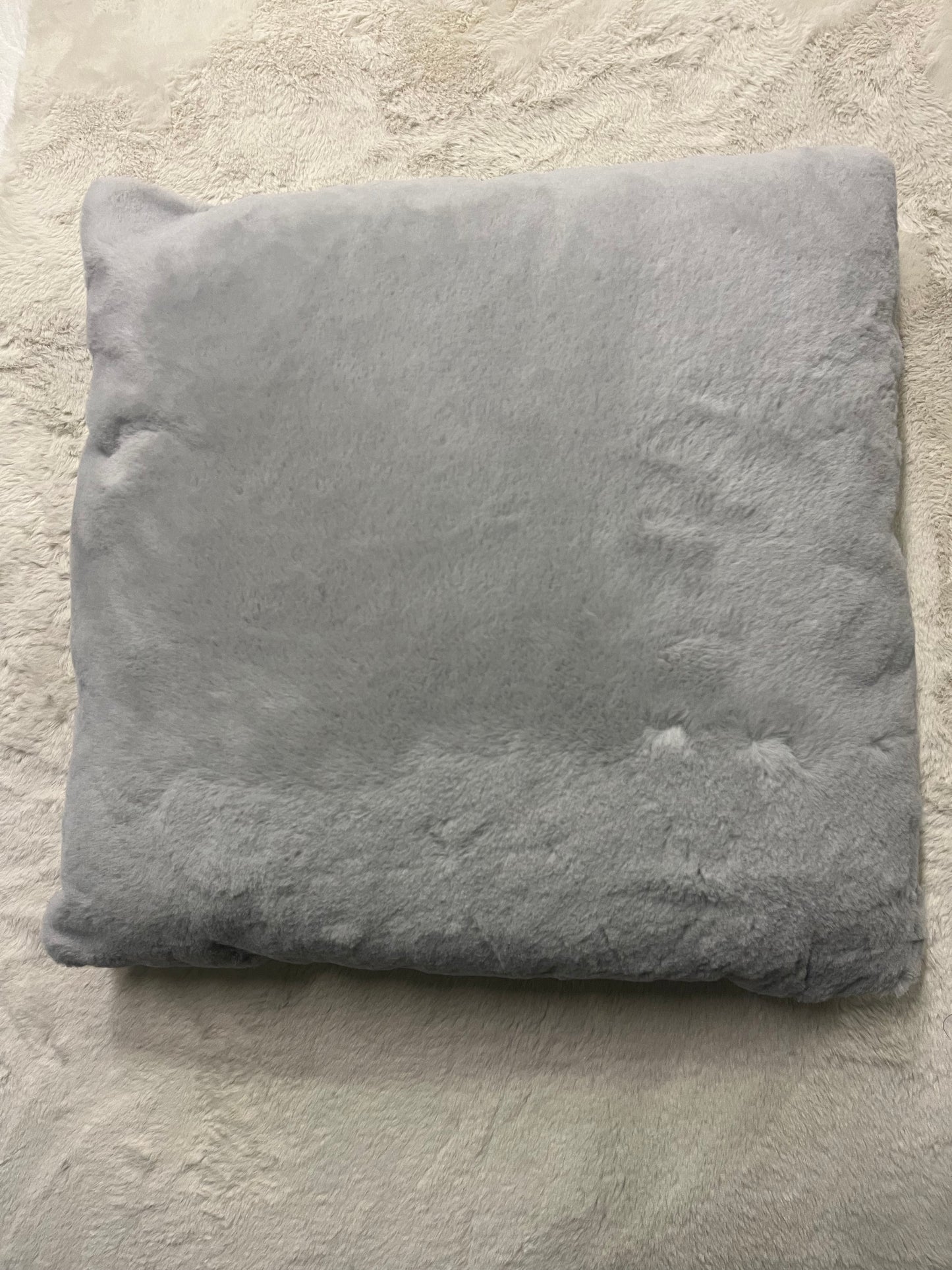 3 Coussin Doux Gris – Confort Absolu & Style Moderne