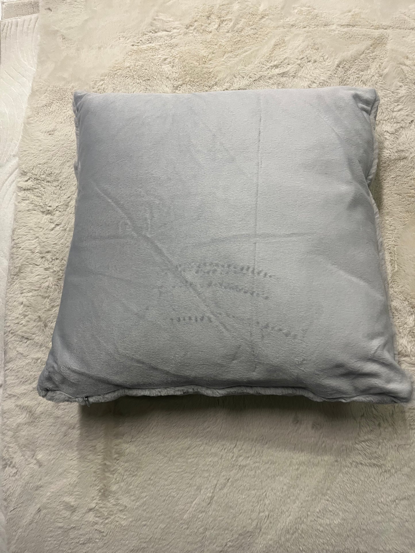 3 Coussin Doux Gris – Confort Absolu & Style Moderne